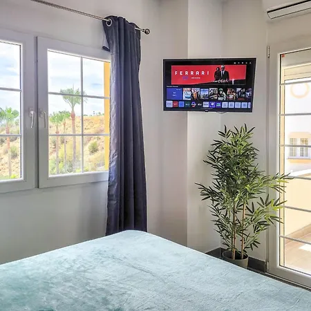 3 Bed Shared Pool Jardines De La Suerte * Sitio de Calahonda